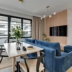 Doki Living By Blue Mandarin Parking & Foodhall Gdansk