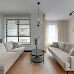 Doki Living By Blue Mandarin Parking & Foodhall Apartamento *