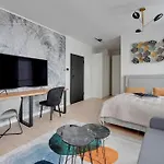 Doki Living By Blue Mandarin Parking & Foodhall Apartamento *