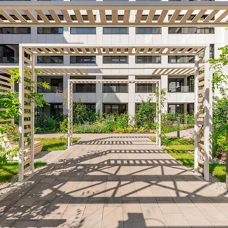 Doki Living By Blue Mandarin Parking & Foodhall 公寓