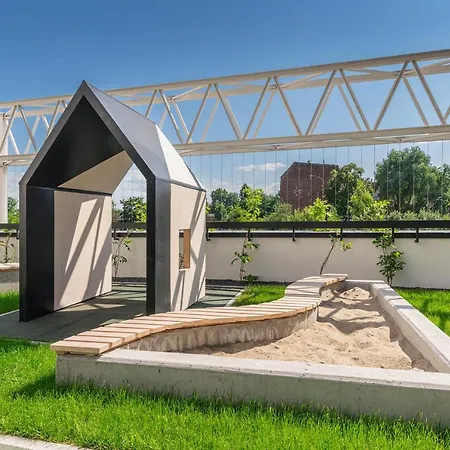 Doki Living By Blue Mandarin Parking & Foodhall * Gdaňsk