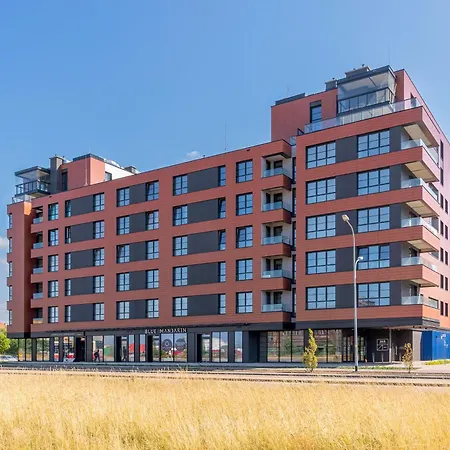 Doki Living By Blue Mandarin Parking & Foodhall Apartmán *