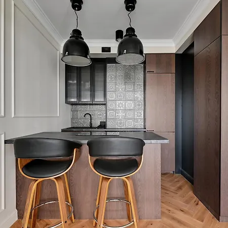 Doki Living By Blue Mandarin Parking & Foodhall 格但斯克