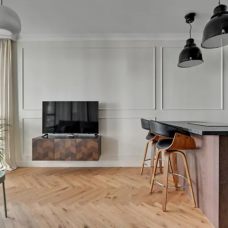 Doki Living By Blue Mandarin Parking & Foodhall * Gdaňsk