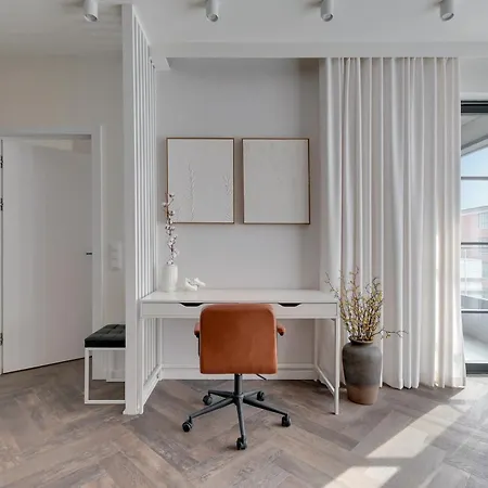 Doki Living By Blue Mandarin Parking & Foodhall * Gdańsk
