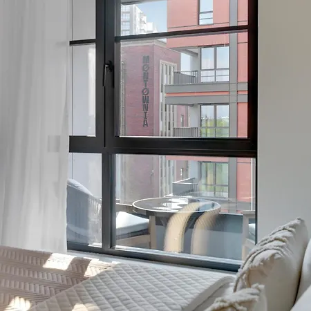 Doki Living By Blue Mandarin Parking & Foodhall * Gdańsk