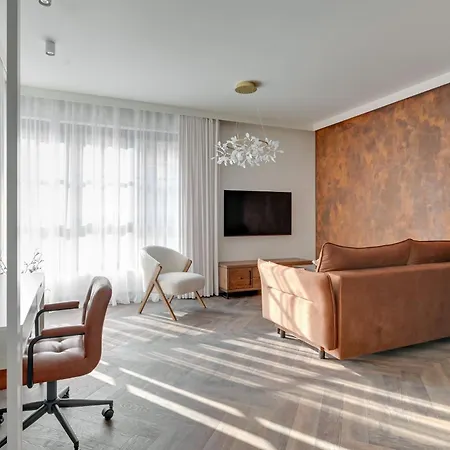 Doki Living By Blue Mandarin Parking & Foodhall * Gdańsk