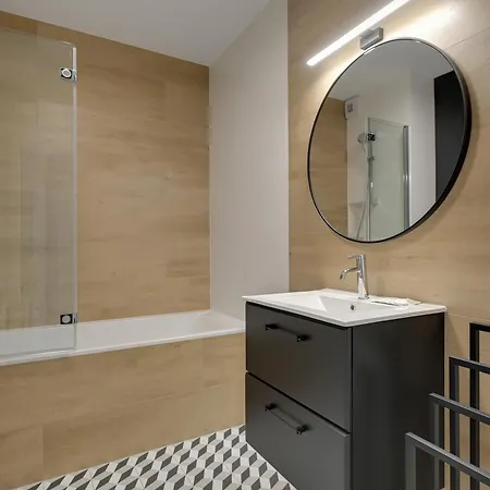 Doki Living By Blue Mandarin Parking & Foodhall Apartmán