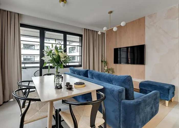 Doki Living By Blue Mandarin Parking & Foodhall 格但斯克