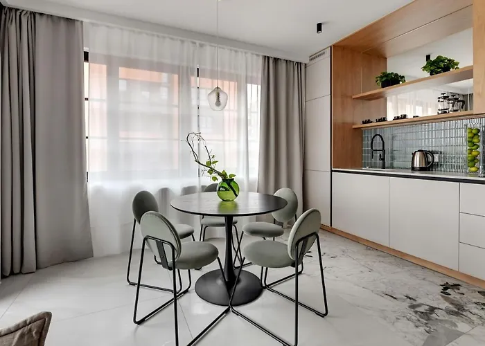 Doki Living By Blue Mandarin Parking & Foodhall 公寓 格但斯克