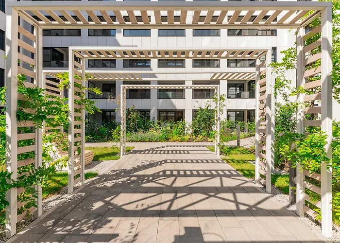 Doki Living By Blue Mandarin Parking & Foodhall 公寓