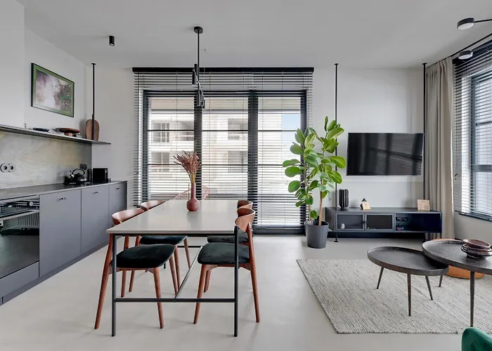 Doki Living By Blue Mandarin Parking & Foodhall Гданьск