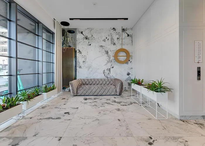 Doki Living By Blue Mandarin Parking & Foodhall Апартаменты