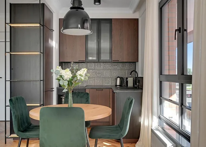 Doki Living By Blue Mandarin Parking & Foodhall Апартаменты