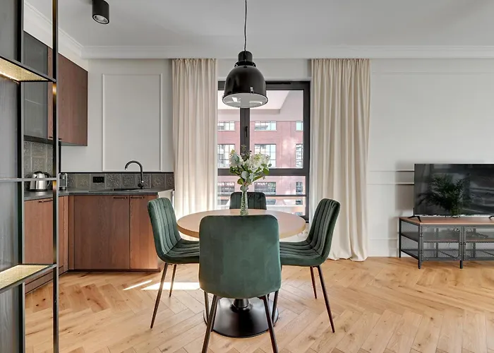 Doki Living By Blue Mandarin Parking & Foodhall * Gdańsk